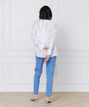 美脚テーパードパンツ