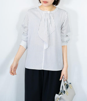 綺麗めストライプフリルタイブラウス