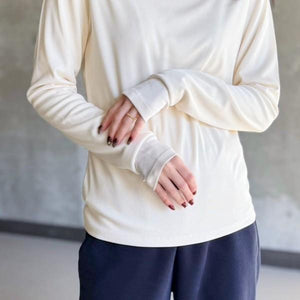 クルーネックトップス