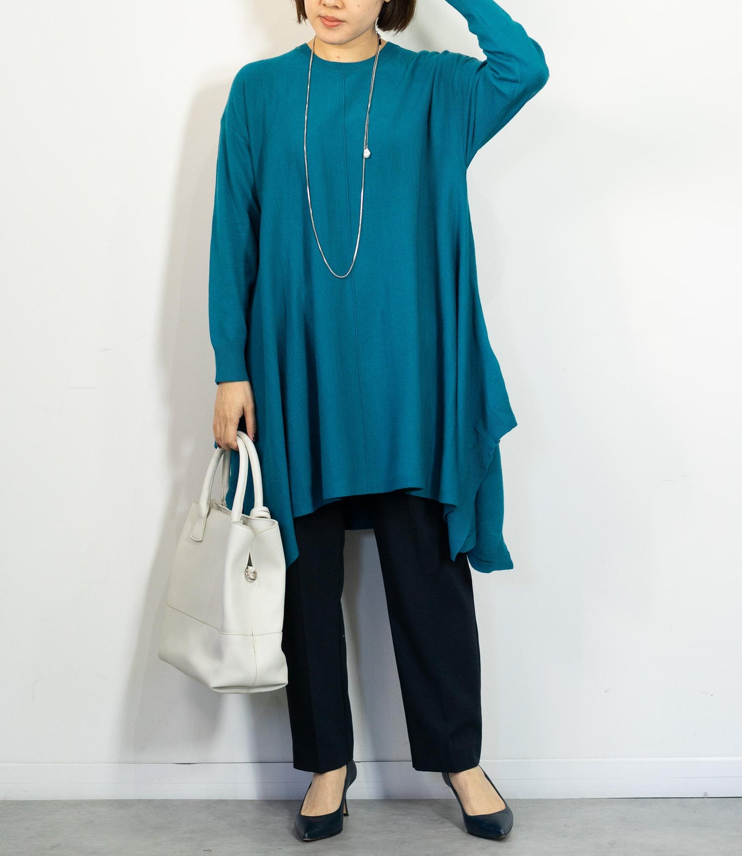 センターラインドレープチュニックニット