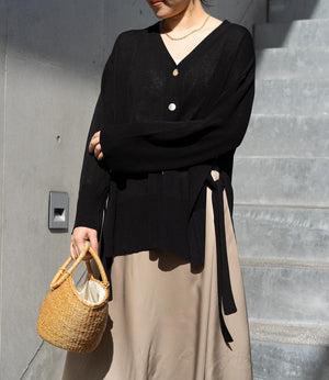 サイドスリットVネックカーディガン