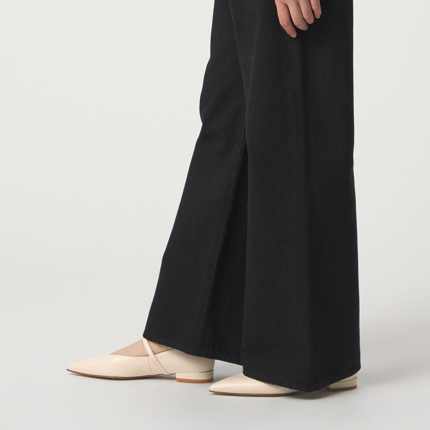 【WEB限定】ポインテッド ストラップ フラット20■↓↑