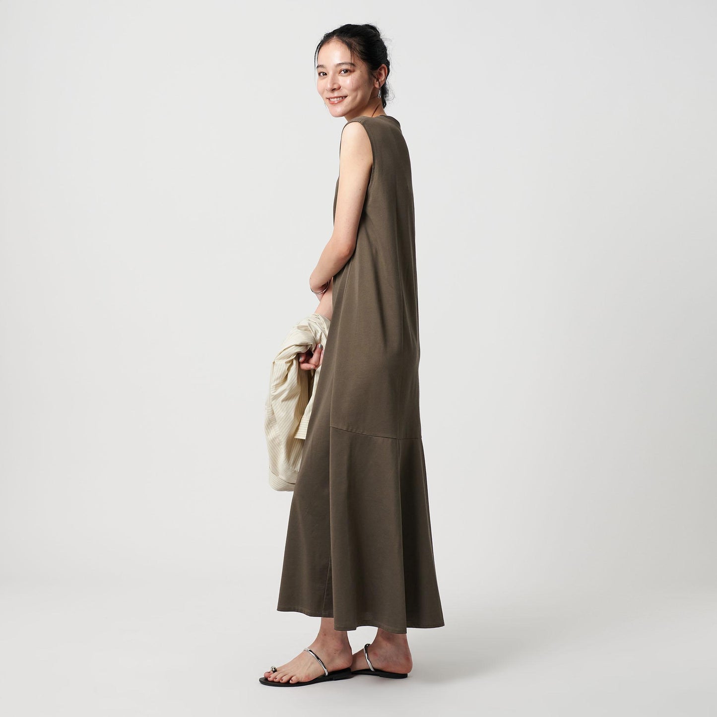 【WEB限定 Wardrobe DAILY MINIMAL】ティアード フレンチスリーブワンピース 接触冷感 吸水速乾