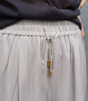 パウダーサテンエアリーイージーパンツ