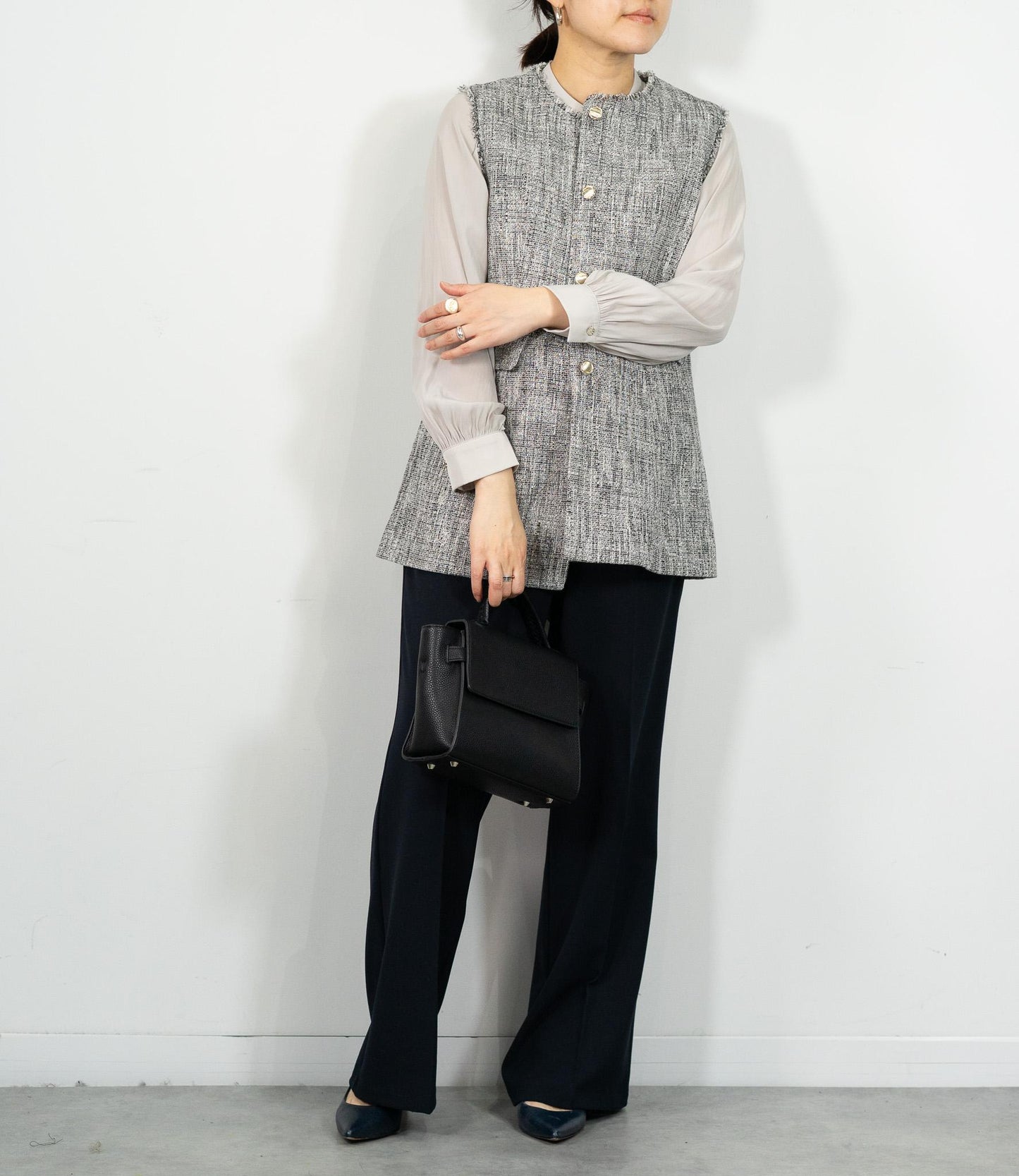 パウダーサテンギャザーブラウス