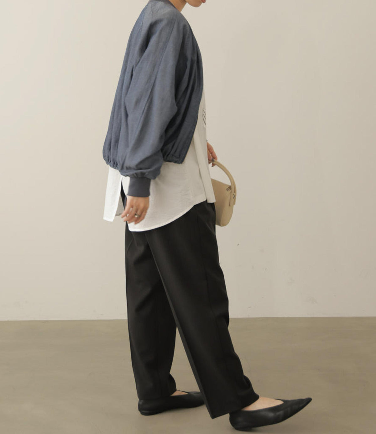 タックストレートパンツ