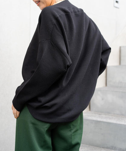 ボートネックニット