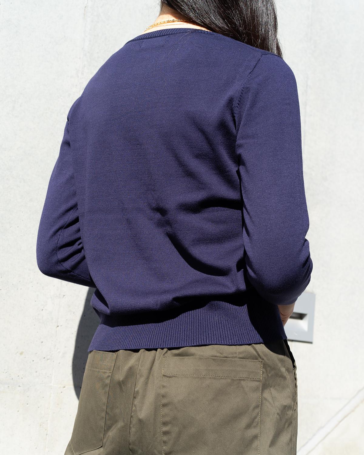 クルーネックストレートニット