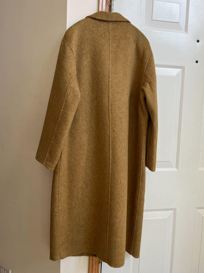 マスタードダッフルコート