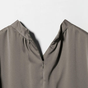 バック サテン Vネック ロングスリーブ ブラウス ‐ウォッシャブル‐