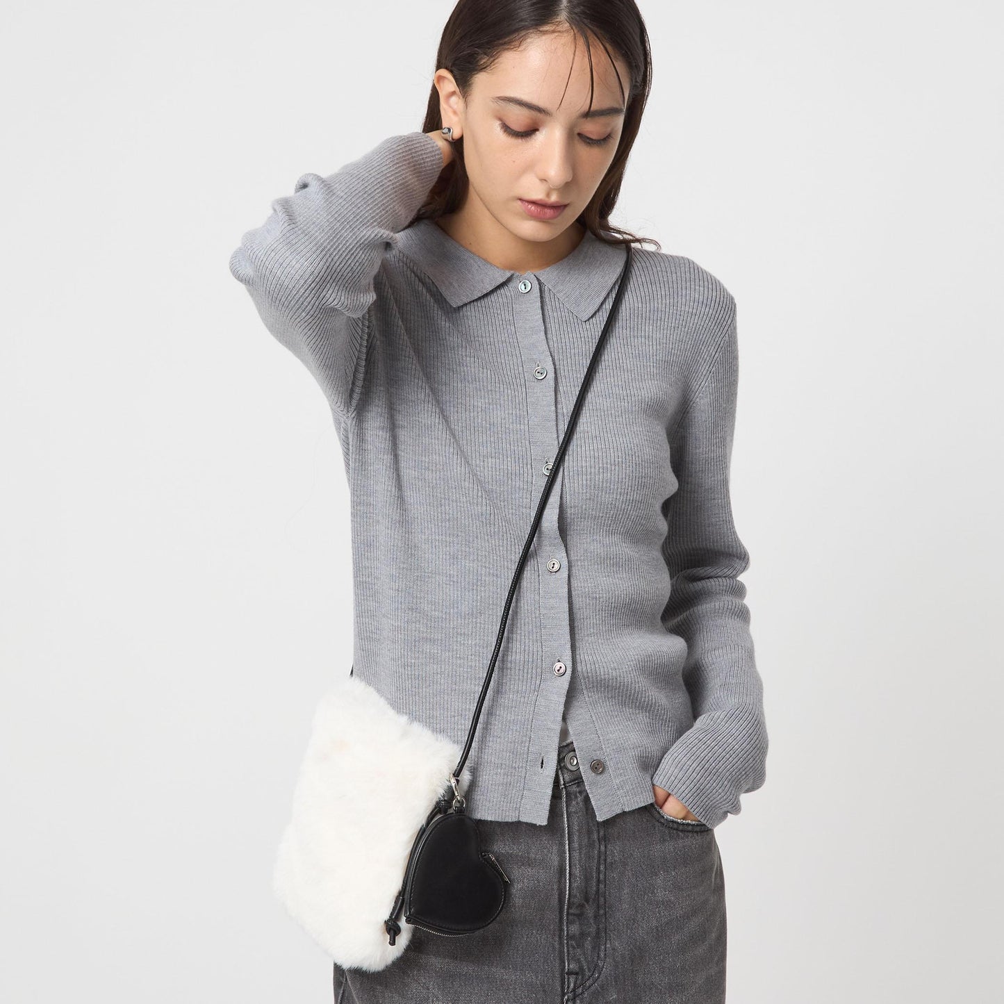 ファーショルダーバッグ ハートチャーム付き