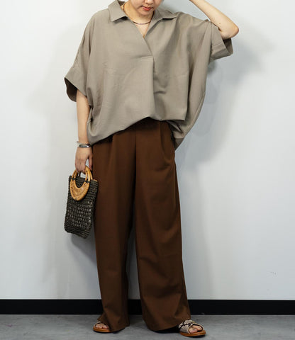 ストレッチタックストレートパンツ