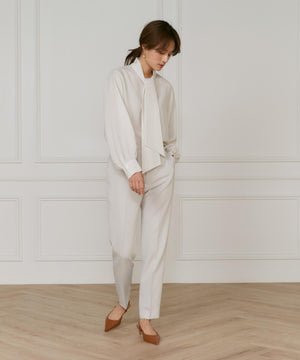 ボウタイブラウス