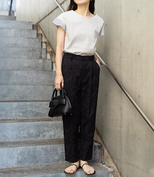 フローラルジャガードテーパードパンツ