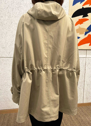 マウンテンパーカー