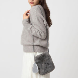 ファーショルダーバッグ ハートチャーム付き