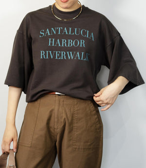 フレア袖レタリングTシャツ