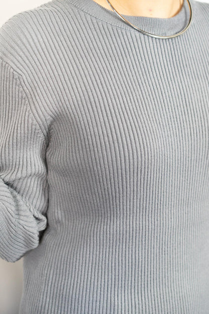 コンフォータブルスリムニット