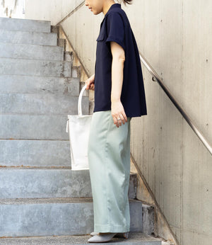 ナチュラルフレアシルエットパンツ