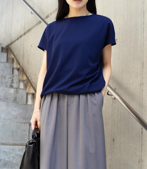 コクーンシルエットボートネックカットソー