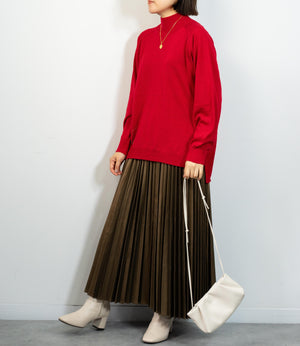 モックネックラグランニット