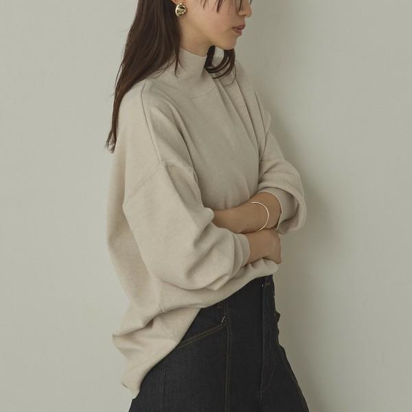 やわもちコクーンハイネックニット