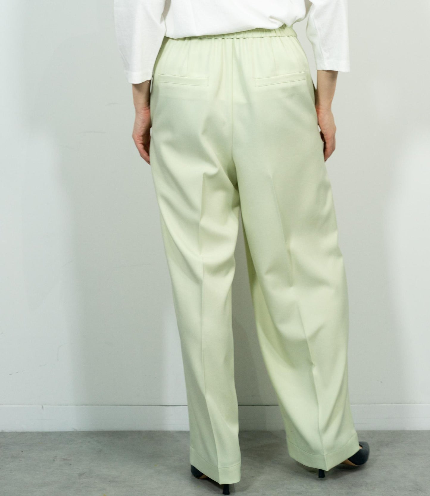 センタープレスセミワイドパンツ