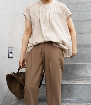 とろみバンドカラーブラウス