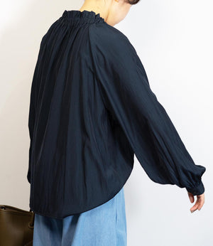 パウダーサテンボウタイブラウス