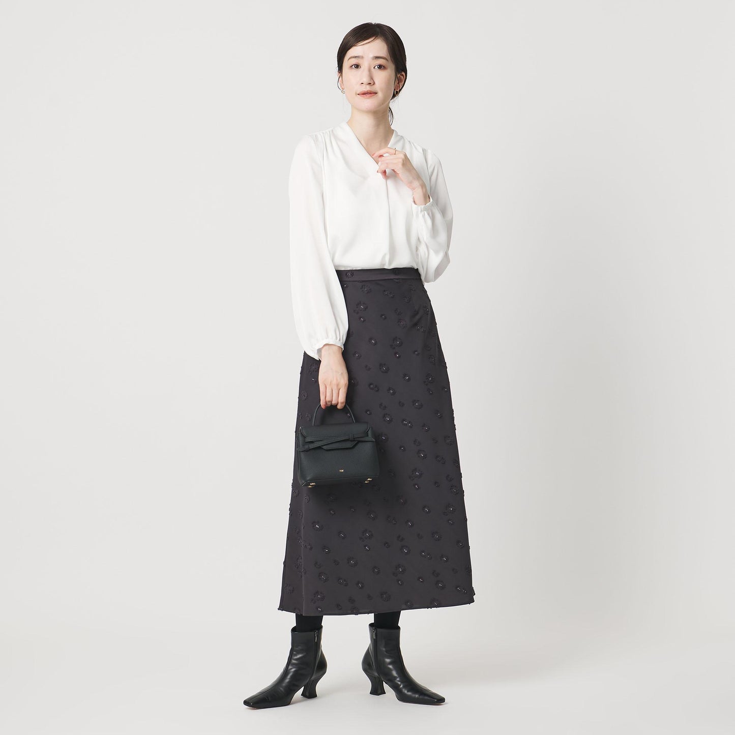 バック サテン Vネック ロングスリーブ ブラウス ‐ウォッシャブル‐