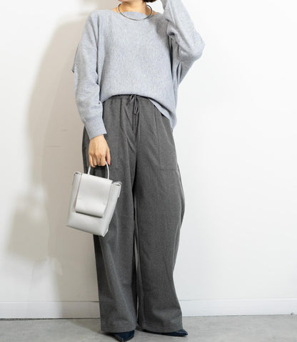 ボートネックラウンドニット