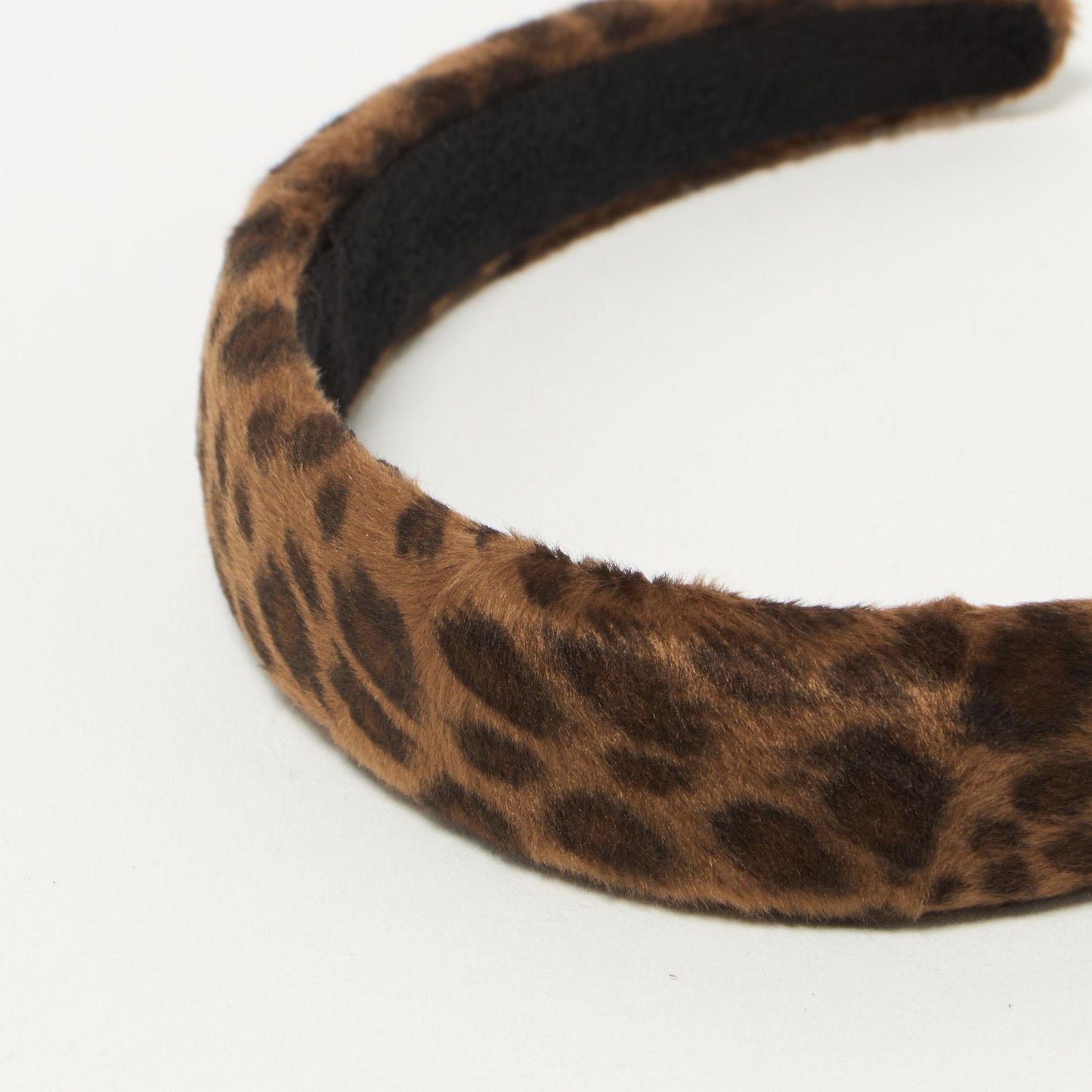 プク カチューシャ