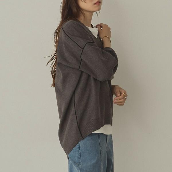 バイカラーシャープVネックニット