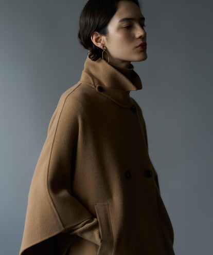 ウールライトリバー ポンチョシルエット コート – &DROBE (アンドローブ)