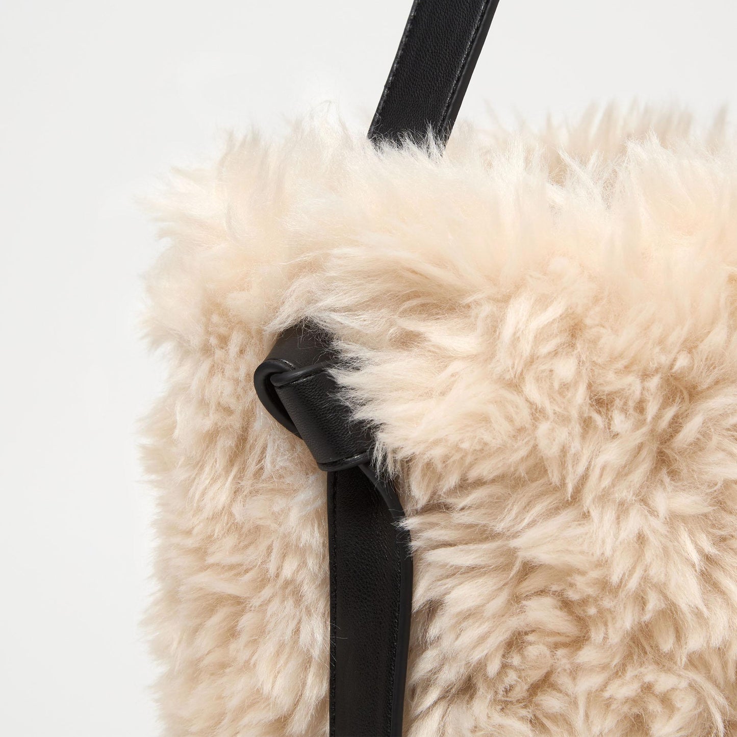 フェイクボア ワンショルダーバッグ