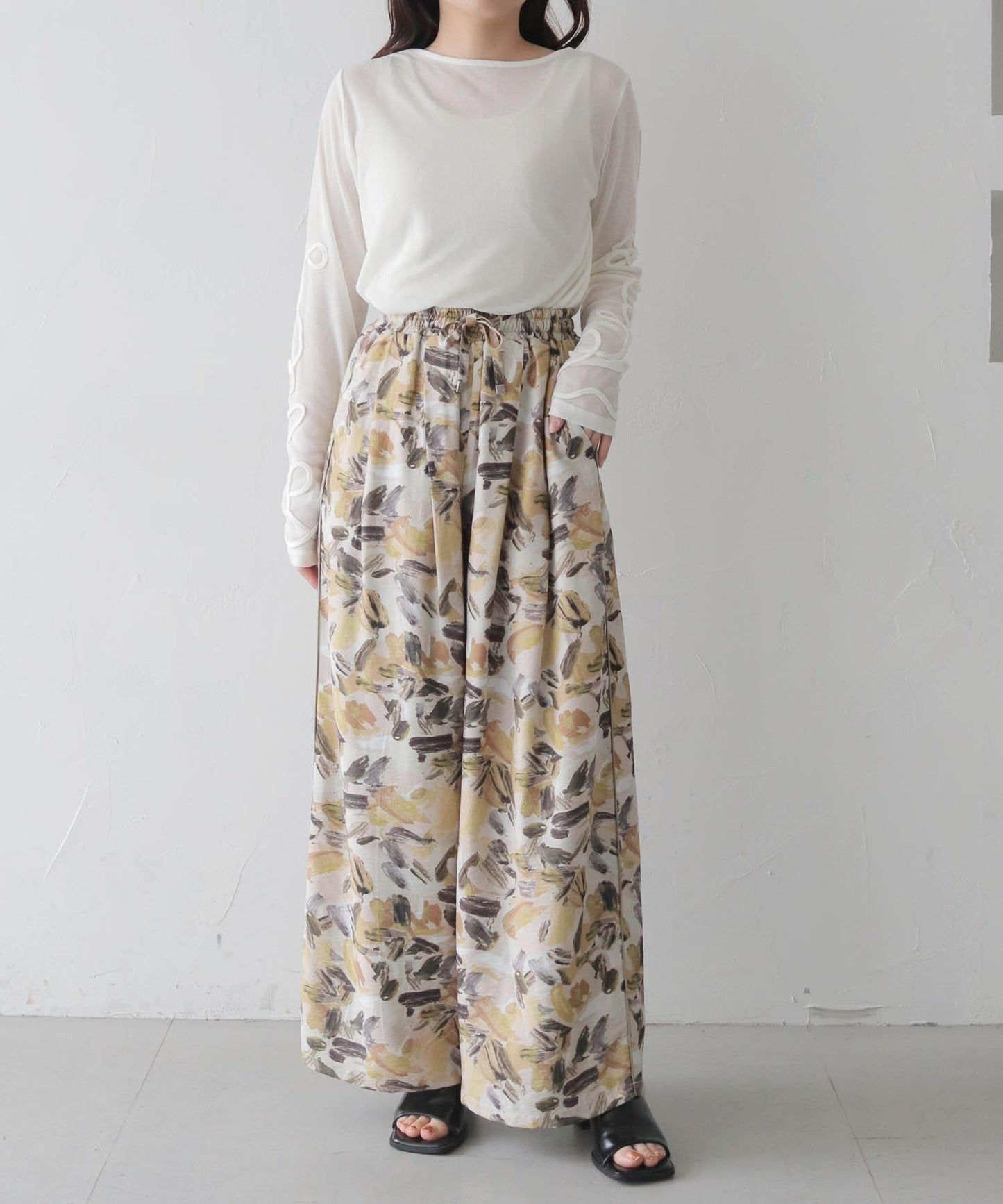 ペインティングフラワーイージーパンツ