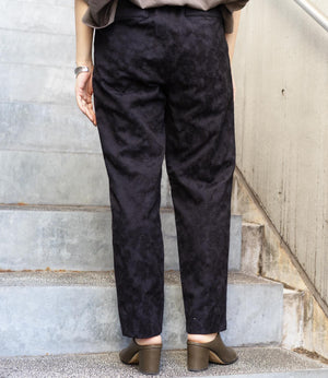 フローラルジャガードテーパードパンツ