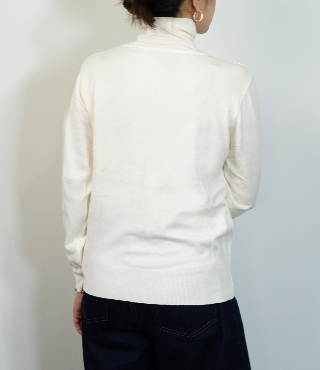 タートルネックソフトニット