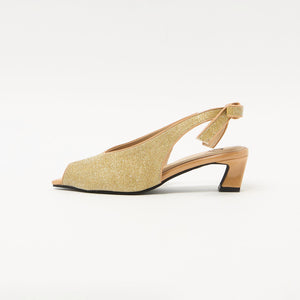 ＜SY＞ポインテッドピープトゥリボンバックベルト パンプス45●↑