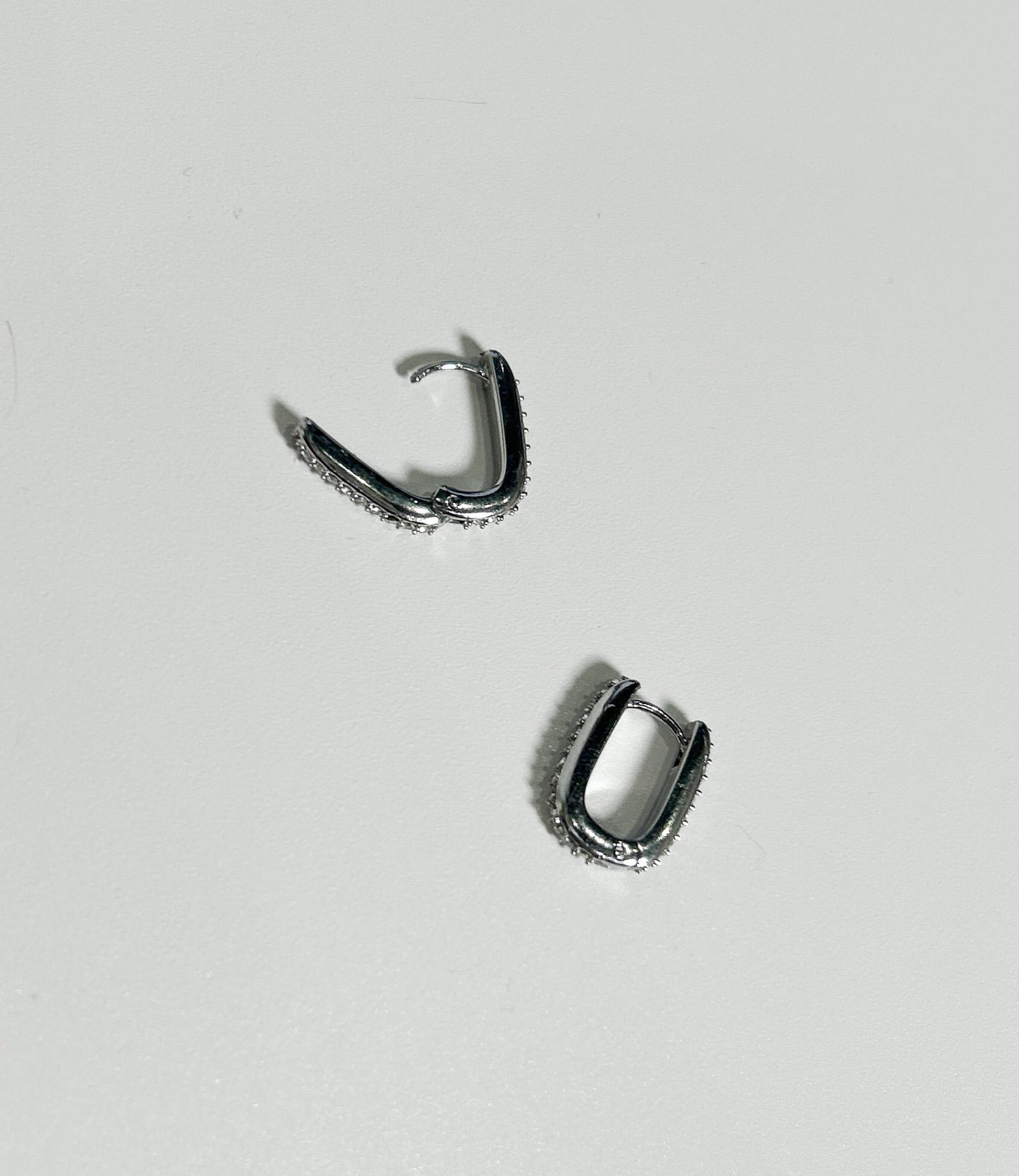 キュービックアクセントピアス