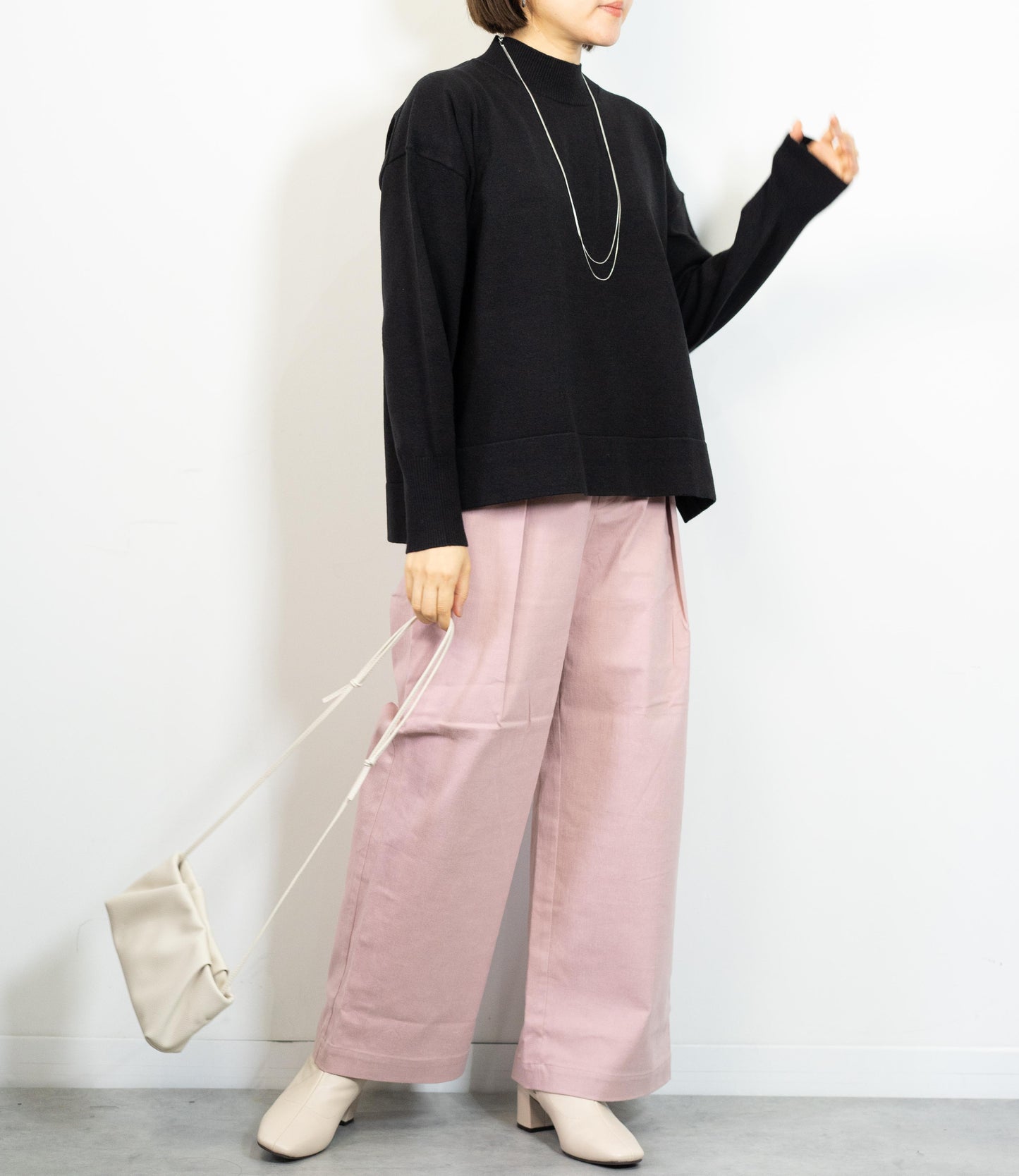 ハイネックスクエアニット