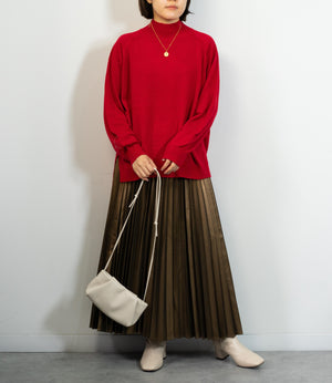 モックネックラグランニット