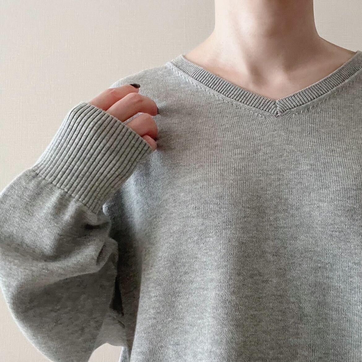 カシミアVネックニット