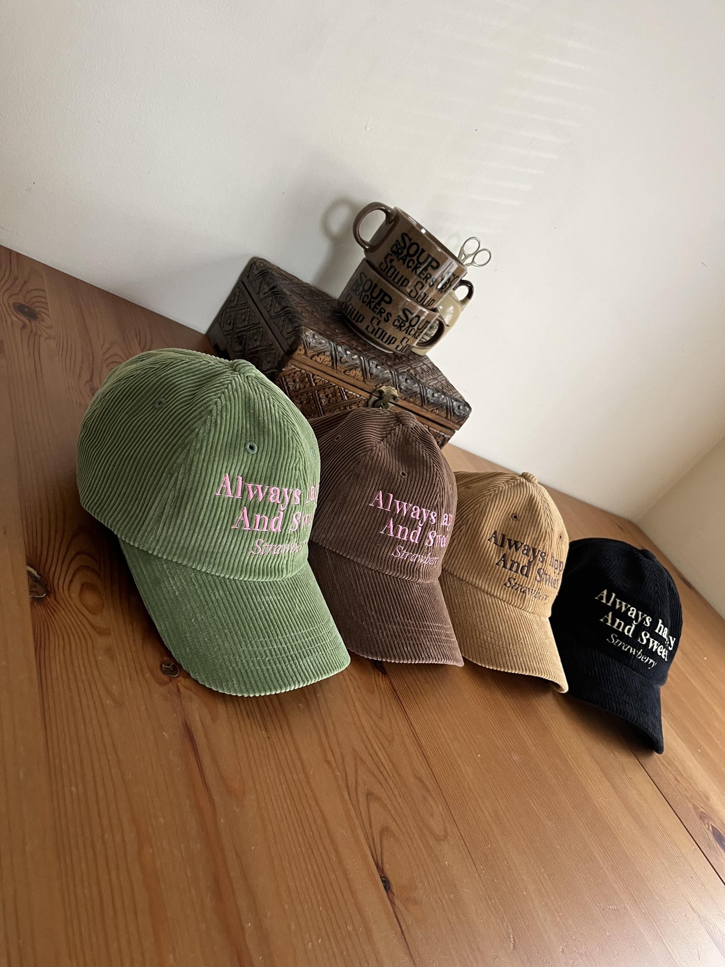 コーデュロイ刺繍ロゴキャップ