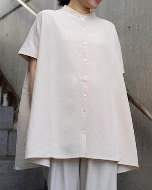 バックティアードバンドカラー半袖ブラウス