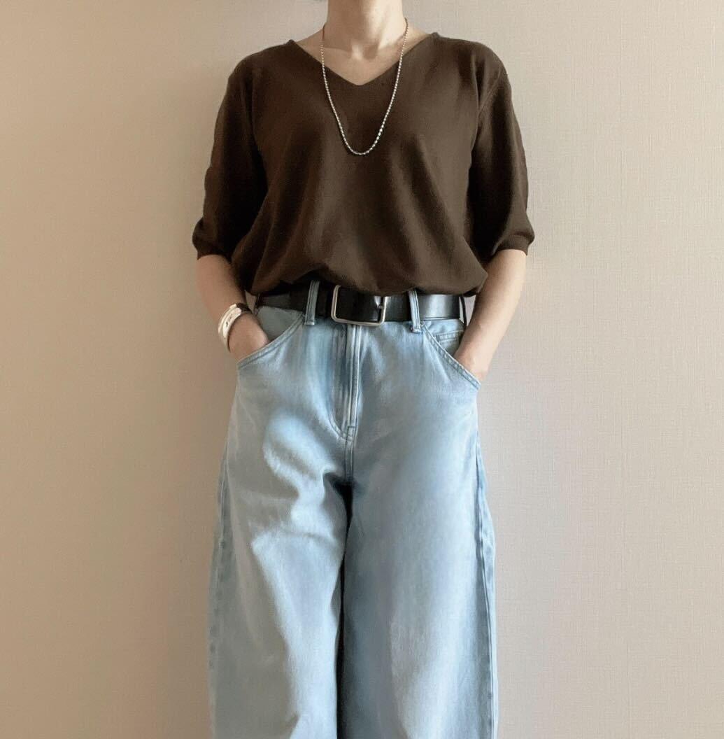 ミニマルVネックハーフスリーブニット