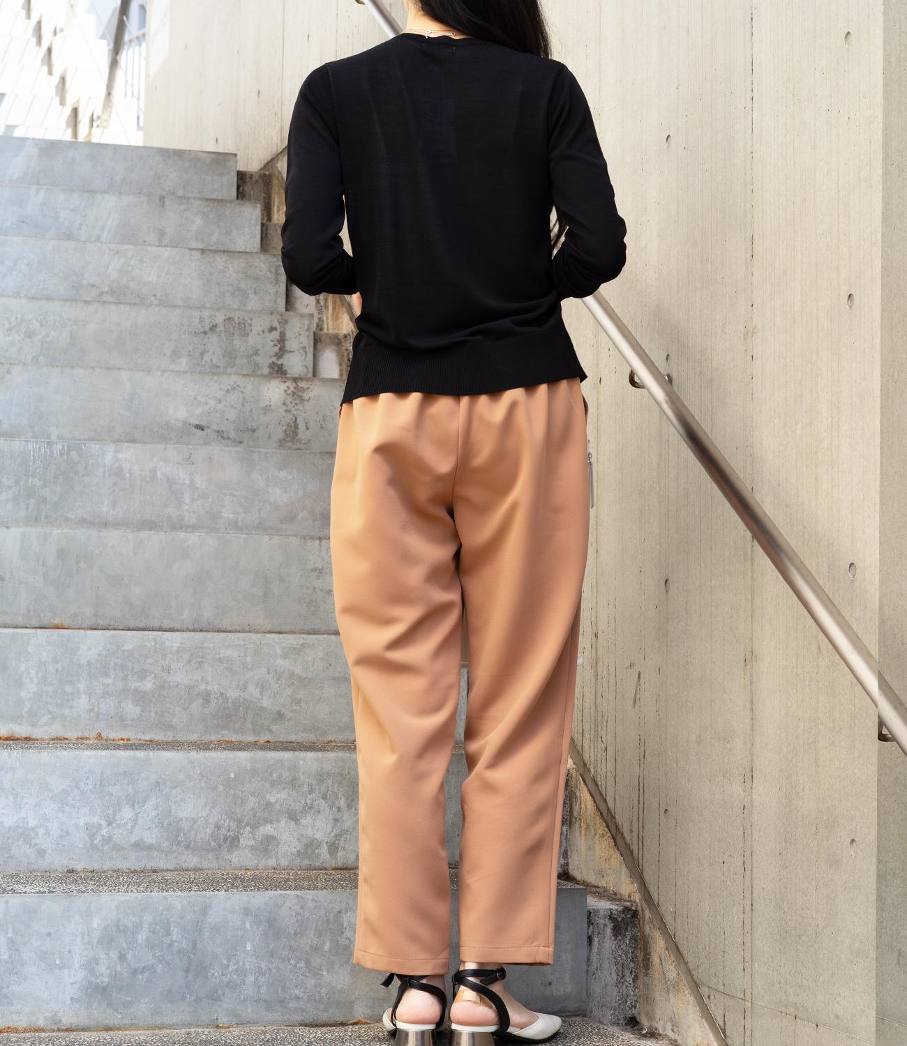 美シルエットテーパードパンツ