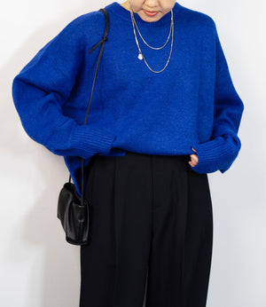 ボクシーオーバークルーネックニット