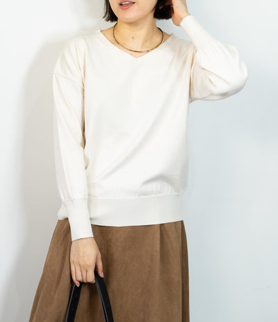 Vネックニットプルオーバー