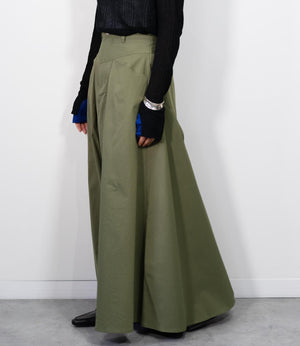 タックツイルフレアスカート